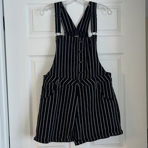 Black and white bib shorts.